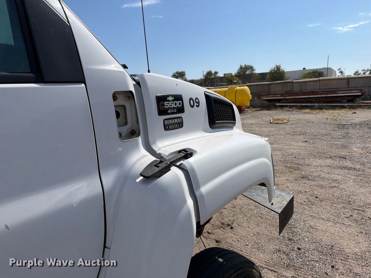 image for item EP7936 2005 Chevrolet C5500 crew cab reel truck