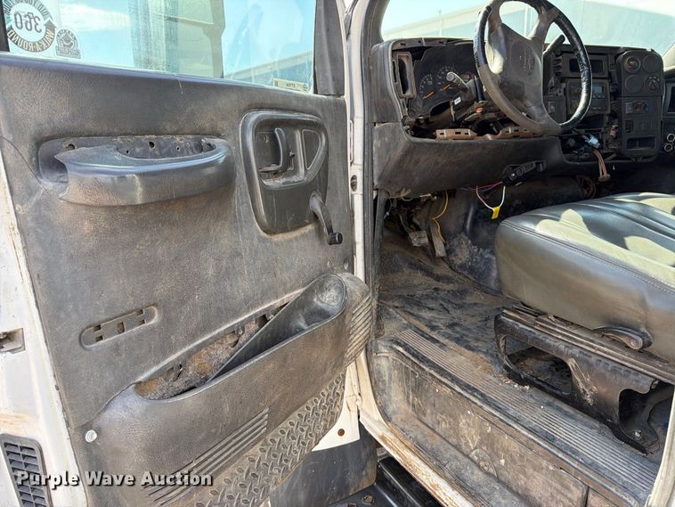 image for item EP7936 2005 Chevrolet C5500 crew cab reel truck