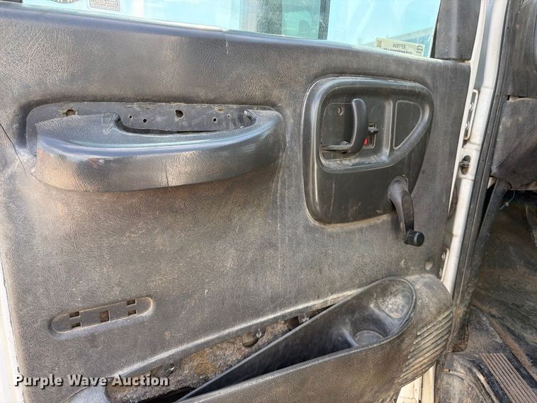 image for item EP7936 2005 Chevrolet C5500 crew cab reel truck