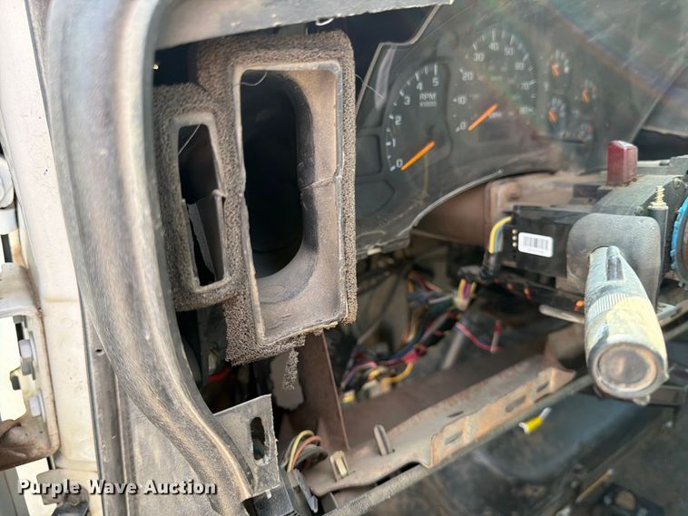 image for item EP7936 2005 Chevrolet C5500 crew cab reel truck