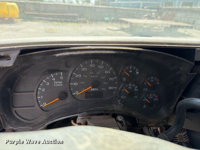 image for item EP7936 2005 Chevrolet C5500 crew cab reel truck