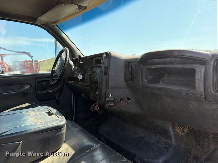 image for item EP7936 2005 Chevrolet C5500 crew cab reel truck