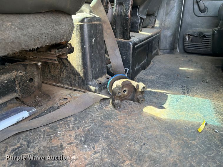image for item EP7936 2005 Chevrolet C5500 crew cab reel truck