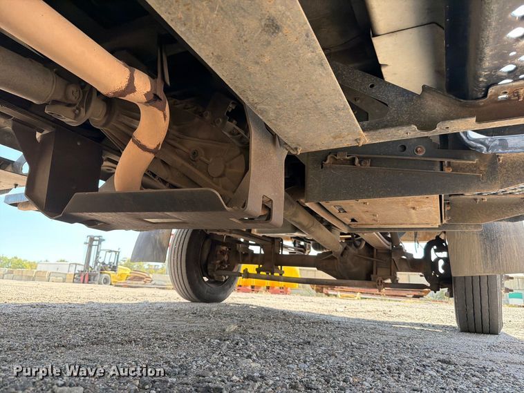 image for item EP7936 2005 Chevrolet C5500 crew cab reel truck