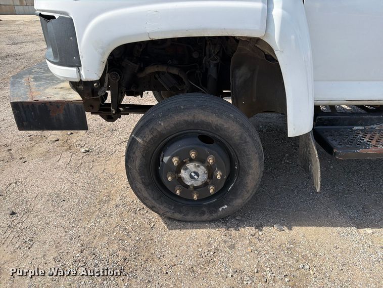 image for item EP7936 2005 Chevrolet C5500 crew cab reel truck