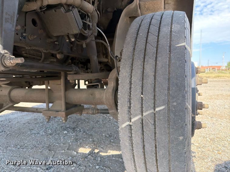 image for item EP7936 2005 Chevrolet C5500 crew cab reel truck