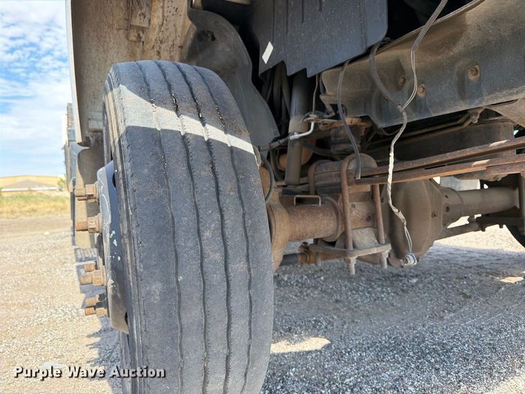 image for item EP7936 2005 Chevrolet C5500 crew cab reel truck