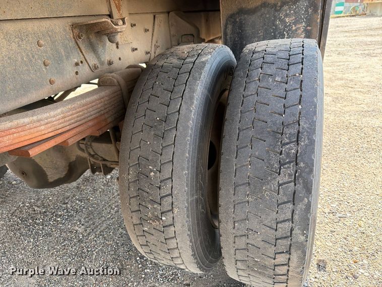 image for item EP7936 2005 Chevrolet C5500 crew cab reel truck