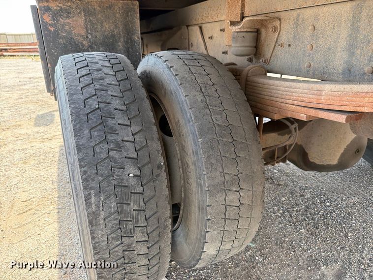 image for item EP7936 2005 Chevrolet C5500 crew cab reel truck