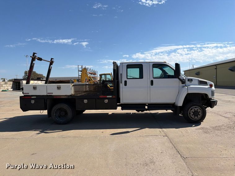image for item EP7937 2005 Chevrolet C5500 crew cab reel truck