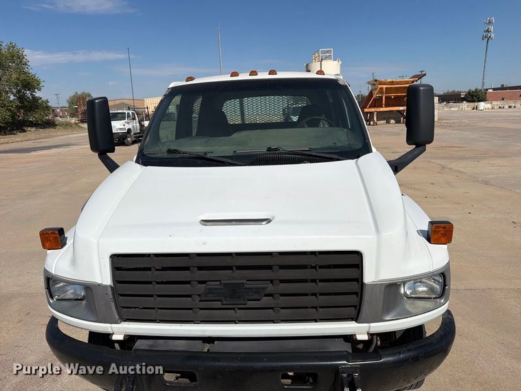 image for item EP7937 2005 Chevrolet C5500 crew cab reel truck