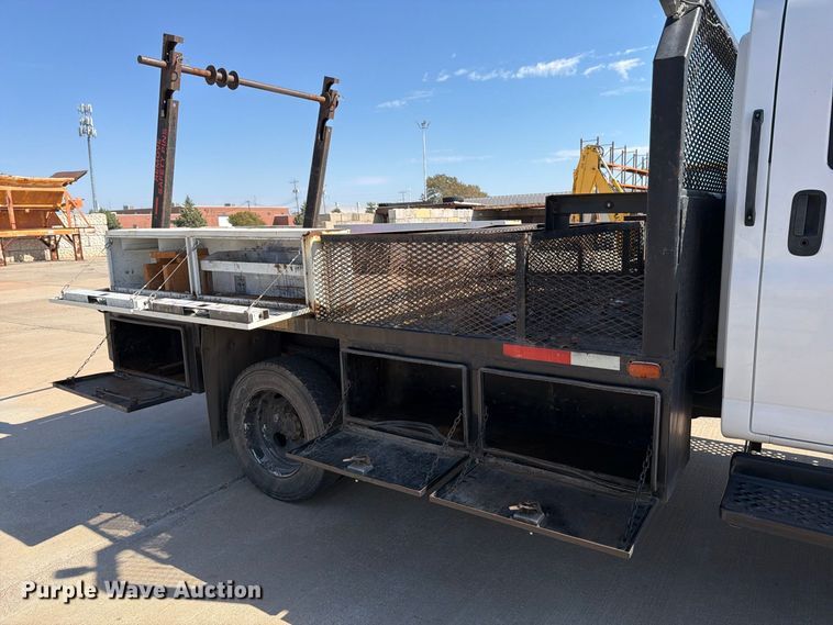 image for item EP7937 2005 Chevrolet C5500 crew cab reel truck