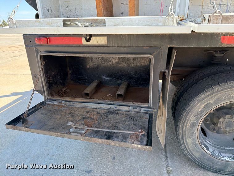 image for item EP7937 2005 Chevrolet C5500 crew cab reel truck
