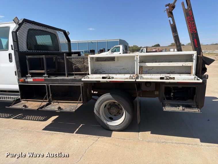 image for item EP7937 2005 Chevrolet C5500 crew cab reel truck