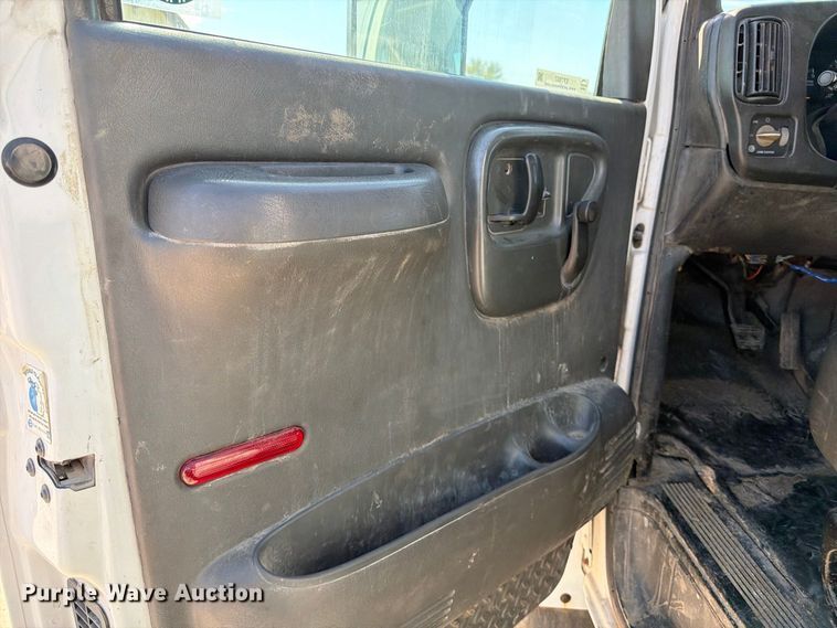 image for item EP7937 2005 Chevrolet C5500 crew cab reel truck