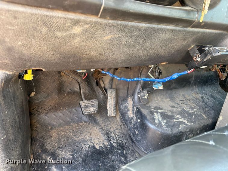 image for item EP7937 2005 Chevrolet C5500 crew cab reel truck