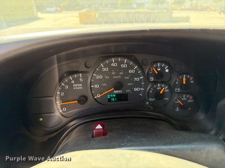 image for item EP7937 2005 Chevrolet C5500 crew cab reel truck