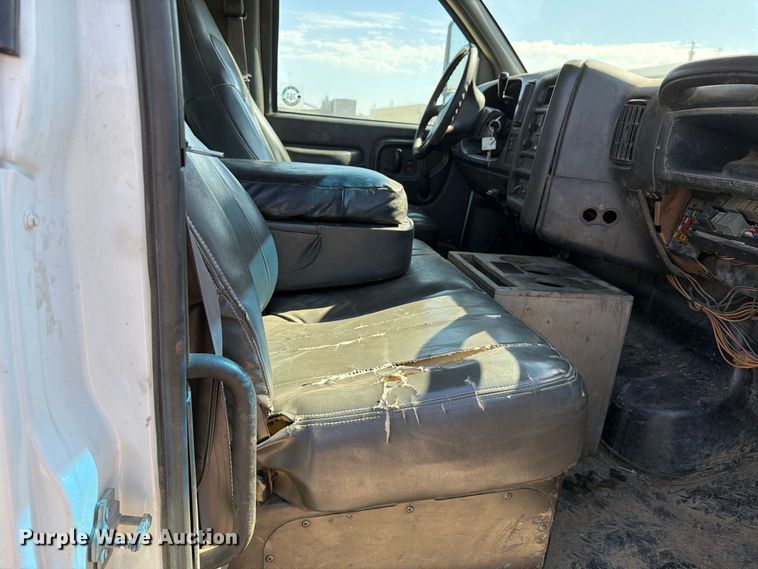 image for item EP7937 2005 Chevrolet C5500 crew cab reel truck
