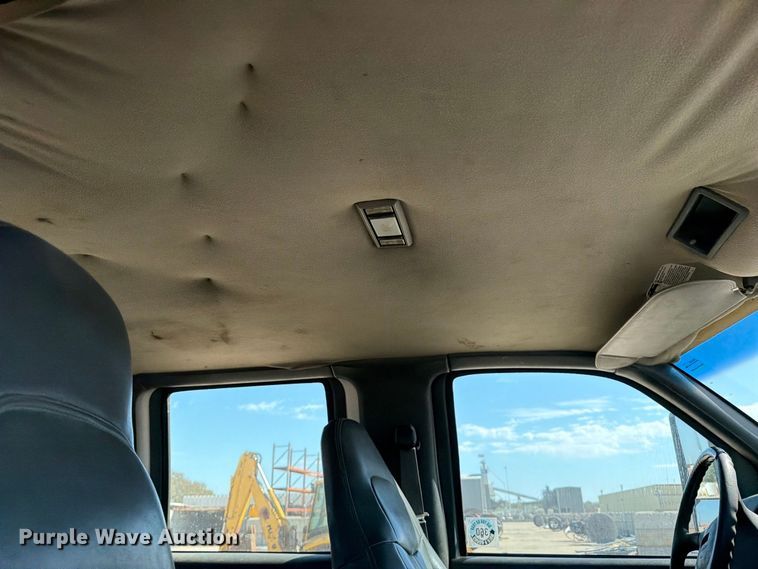 image for item EP7937 2005 Chevrolet C5500 crew cab reel truck