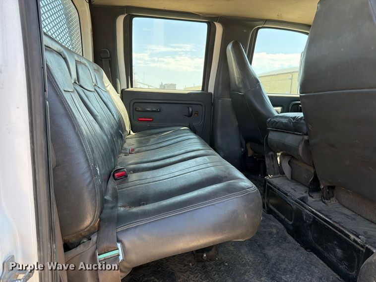 image for item EP7937 2005 Chevrolet C5500 crew cab reel truck