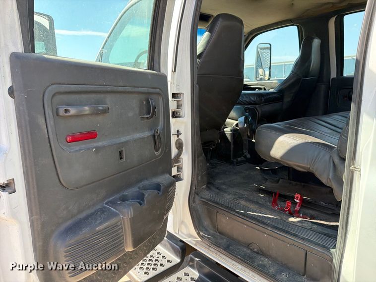 image for item EP7937 2005 Chevrolet C5500 crew cab reel truck
