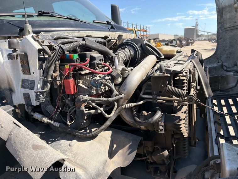 image for item EP7937 2005 Chevrolet C5500 crew cab reel truck