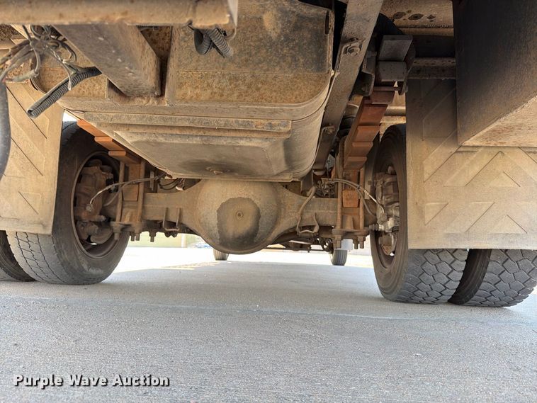 image for item EP7937 2005 Chevrolet C5500 crew cab reel truck