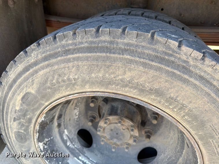 image for item EP7937 2005 Chevrolet C5500 crew cab reel truck