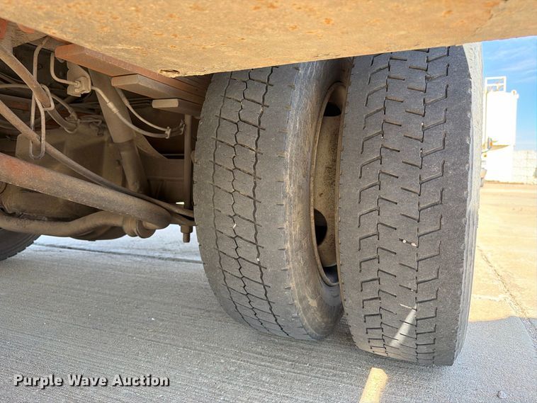 image for item EP7937 2005 Chevrolet C5500 crew cab reel truck