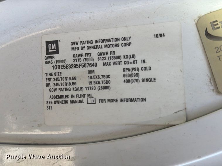 image for item EP7937 2005 Chevrolet C5500 crew cab reel truck