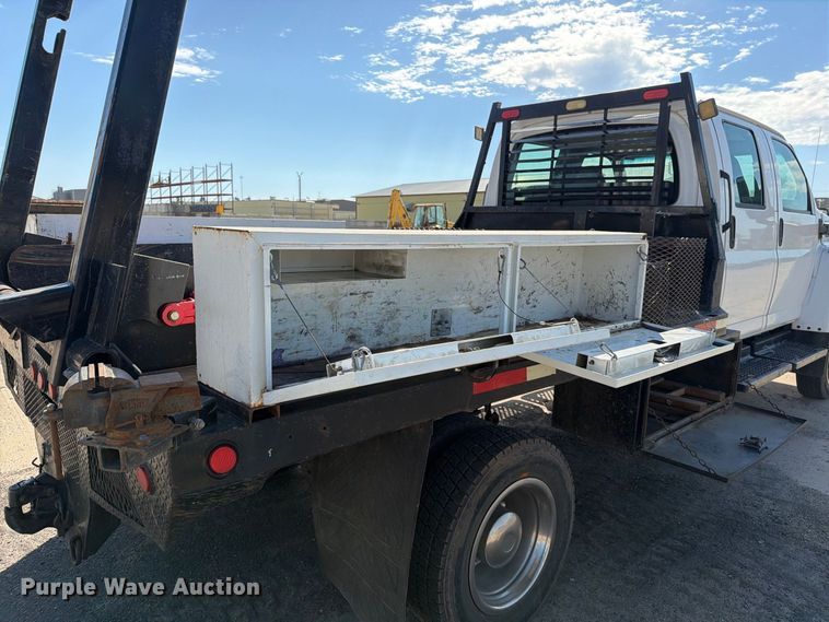 image for item EP7938 2005 GMC C4500 crew cab reel truck