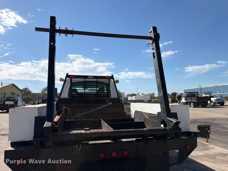 image for item EP7938 2005 GMC C4500 crew cab reel truck