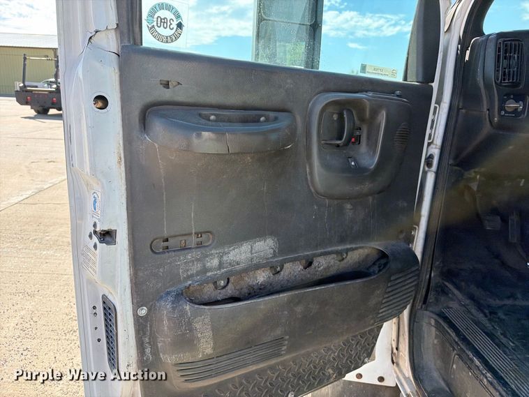 image for item EP7938 2005 GMC C4500 crew cab reel truck