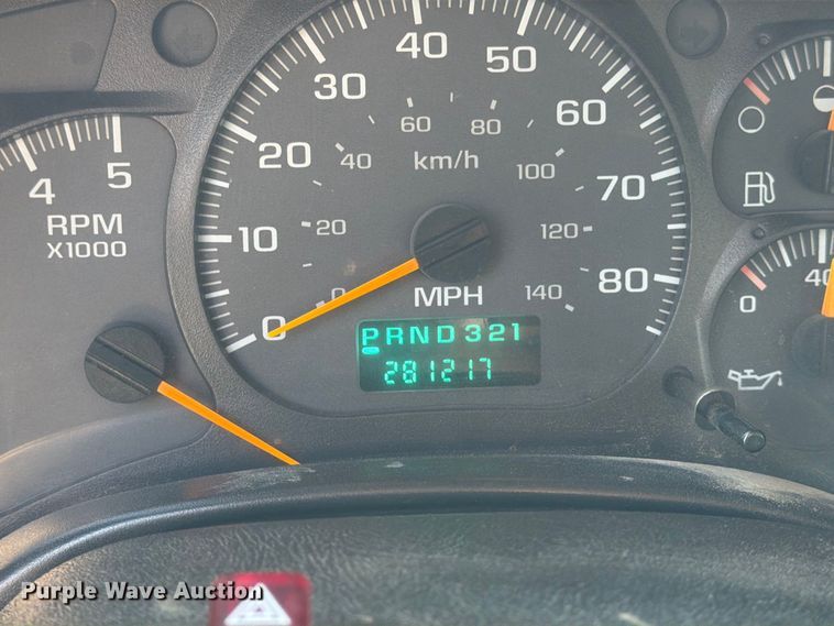 image for item EP7938 2005 GMC C4500 crew cab reel truck