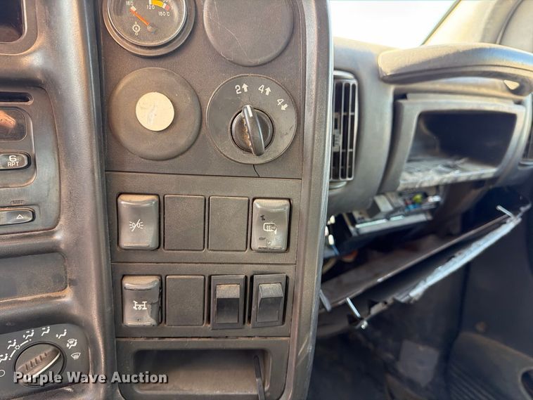 image for item EP7938 2005 GMC C4500 crew cab reel truck