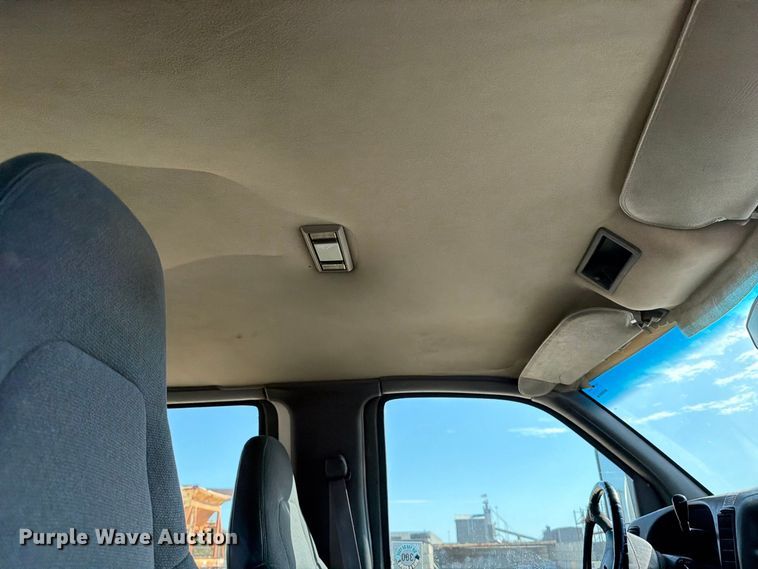 image for item EP7938 2005 GMC C4500 crew cab reel truck