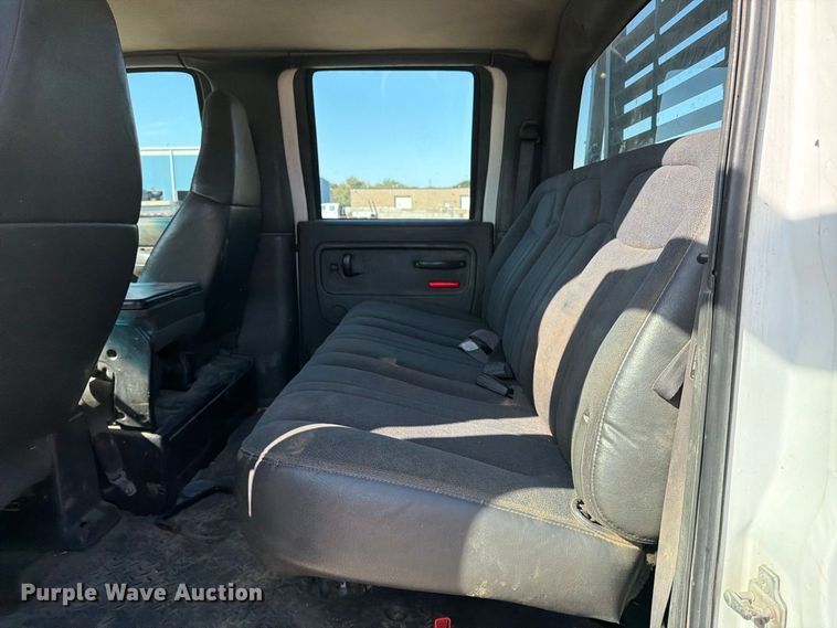 image for item EP7938 2005 GMC C4500 crew cab reel truck