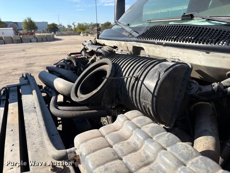 image for item EP7938 2005 GMC C4500 crew cab reel truck