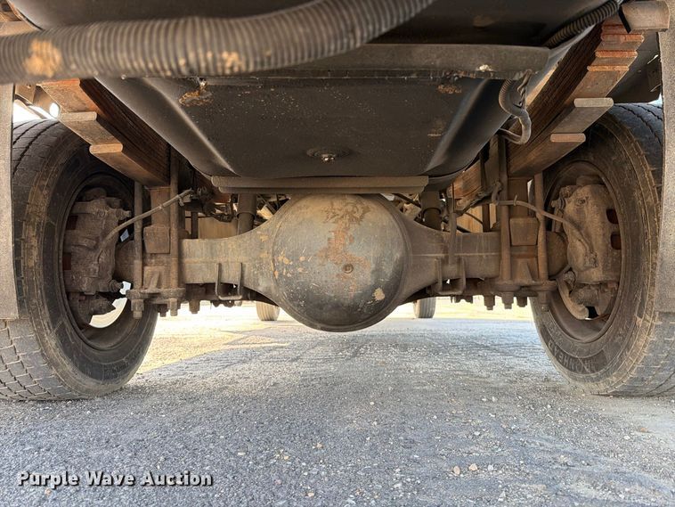image for item EP7938 2005 GMC C4500 crew cab reel truck