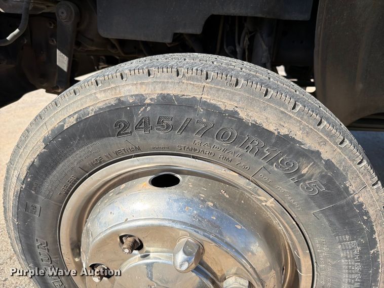 image for item EP7938 2005 GMC C4500 crew cab reel truck
