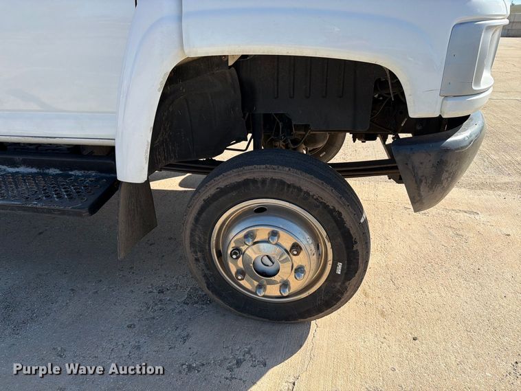 image for item EP7938 2005 GMC C4500 crew cab reel truck