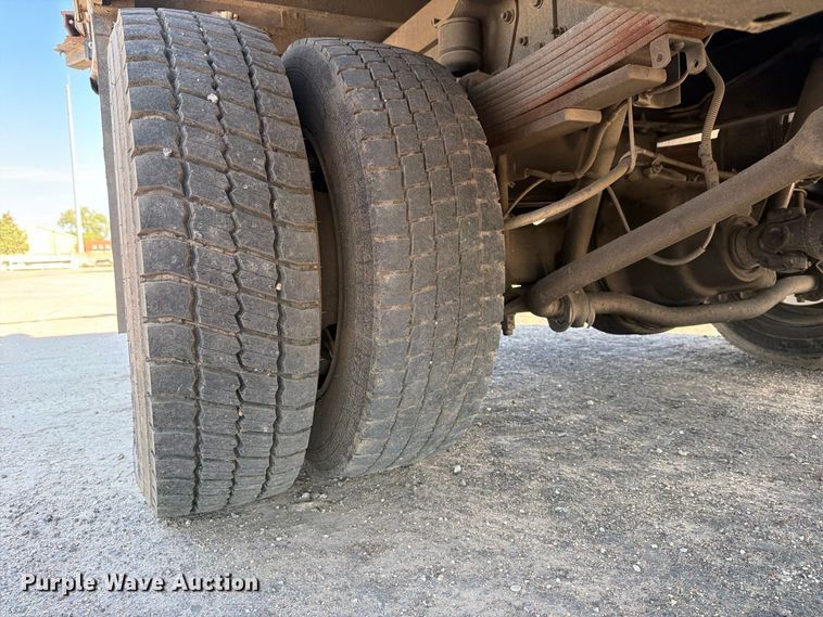 image for item EP7938 2005 GMC C4500 crew cab reel truck