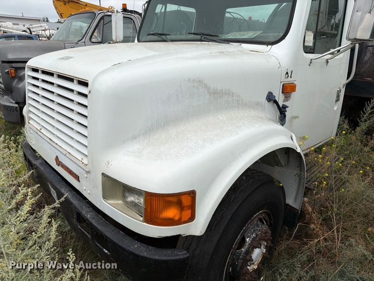 image for item ER1915 1990 International 4700 tank truck