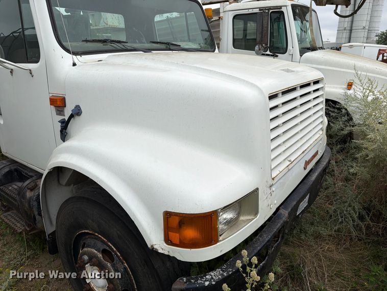 image for item ER1915 1990 International 4700 tank truck