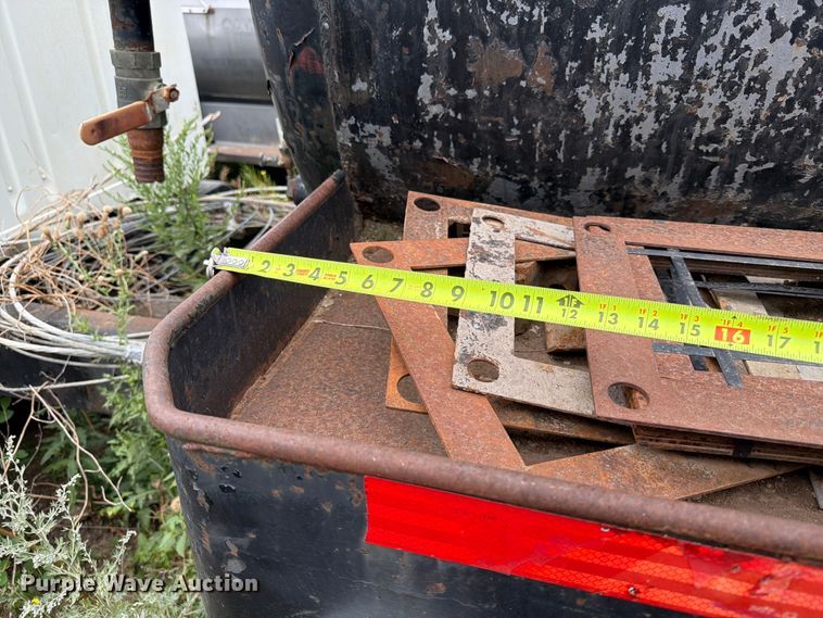 image for item ER1915 1990 International 4700 tank truck