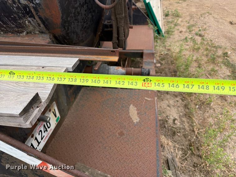 image for item ER1915 1990 International 4700 tank truck