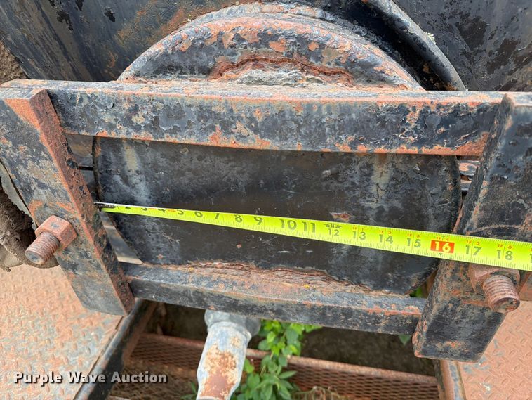 image for item ER1915 1990 International 4700 tank truck