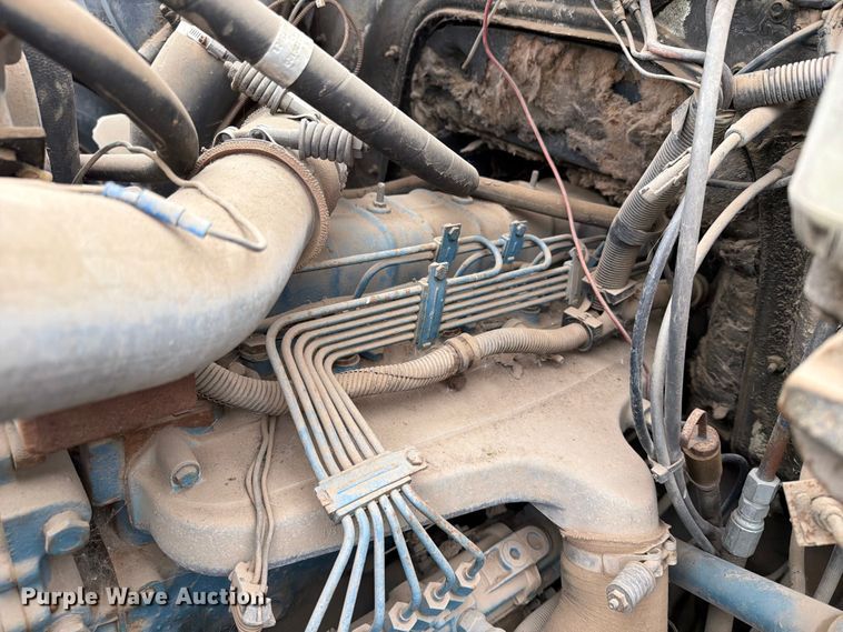 image for item ER1915 1990 International 4700 tank truck