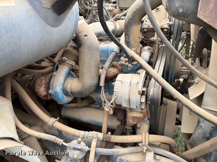 image for item ER1915 1990 International 4700 tank truck