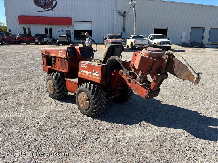 image for item ER3421 1985 Ditch Wich 350 SX cable plow